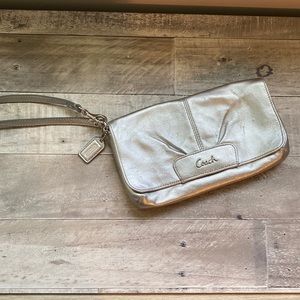 Vintage metallic Coach 🤍
